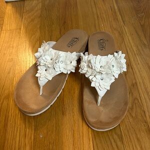 Cliffs white sandals sz 7.5/8